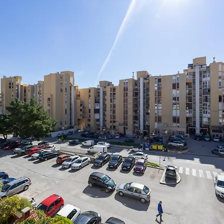 Sweet Cherry Διαμέρισμα *