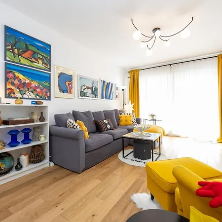 Apartment Sweet Cherry