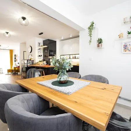 Sweet Cherry Daire Split